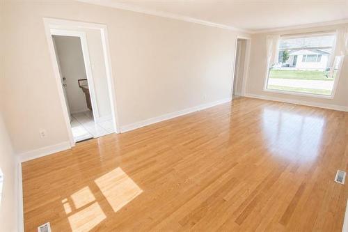 16 Schultz Rd, Pinawa, MB 