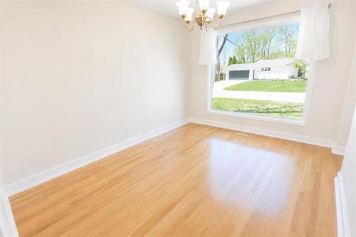 16 Schultz Rd, Pinawa, MB 