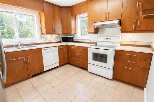 16 Schultz Rd, Pinawa, MB 