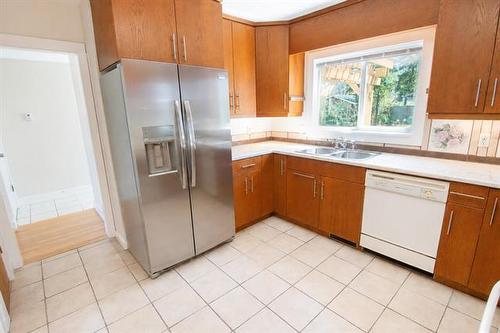 16 Schultz Rd, Pinawa, MB 