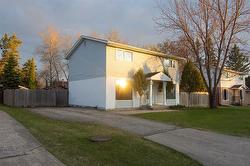 16 Schultz RD Pinawa, MB R0E 1L0