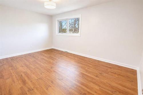 16 Schultz Rd, Pinawa, MB 