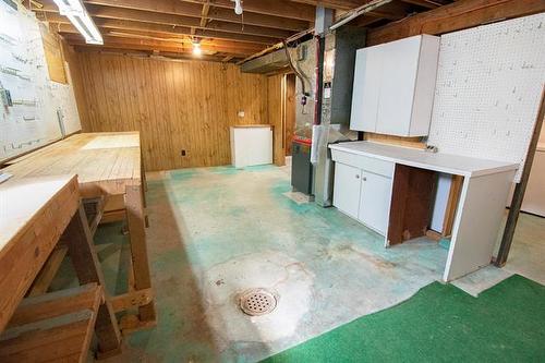 16 Schultz Rd, Pinawa, MB 