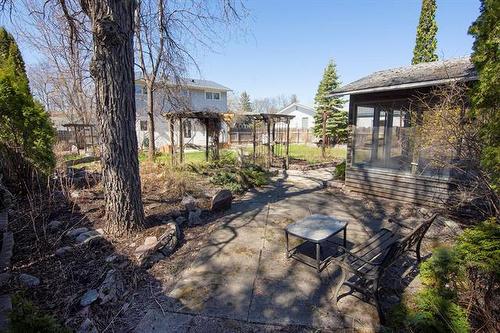 16 Schultz Rd, Pinawa, MB 
