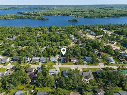 16 Schultz Rd, Pinawa, MB 