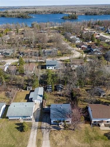 16 Schultz Rd, Pinawa, MB 