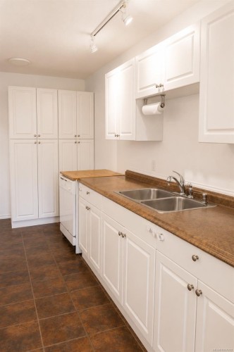 #314-7450 Rupert St, Port Hardy, BC - Indoor Photo Showing Kitchen With Double Sink