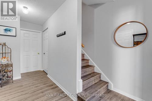 106 Stratas Court N, Ottawa, ON 