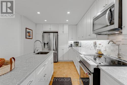 106 Stratas Court N, Ottawa, ON 