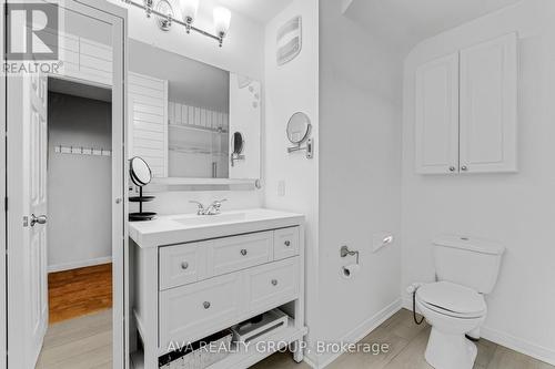 106 Stratas Court N, Ottawa, ON 