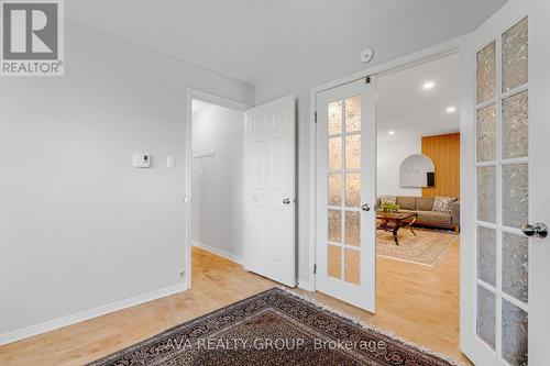 106 Stratas Court N, Ottawa, ON 