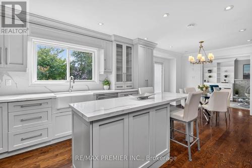 248 Forest Drive, Vaughan, ON - Indoor Photo Showing Kitchen With Upgraded Kitchen