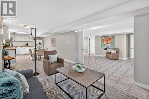 248 Forest Drive, Vaughan, ON - Indoor Photo Showing Living Room