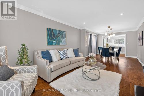 248 Forest Drive, Vaughan, ON - Indoor Photo Showing Living Room
