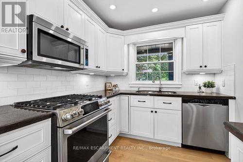 350 East Side Crescent, Burlington, ON - Indoor Photo Showing Kitchen With Stainless Steel Kitchen With Upgraded Kitchen