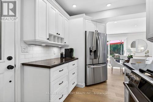 350 East Side Crescent, Burlington, ON - Indoor Photo Showing Kitchen With Stainless Steel Kitchen