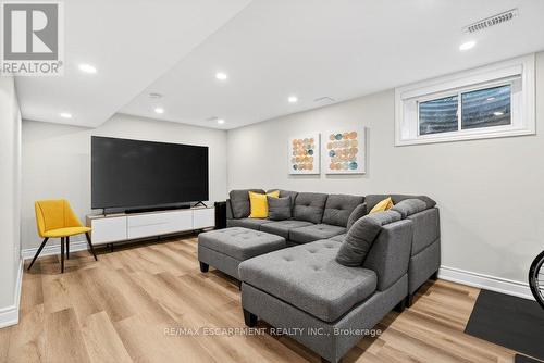 350 East Side Crescent, Burlington, ON - Indoor