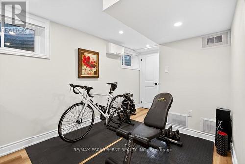 350 East Side Crescent, Burlington, ON - Indoor