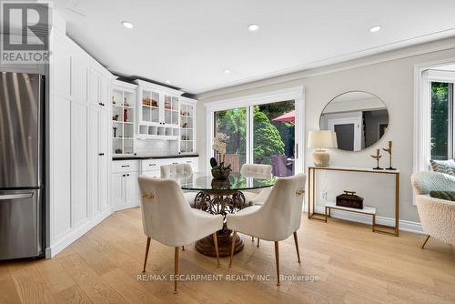 350 East Side Crescent, Burlington, ON - Indoor Photo Showing Dining Room