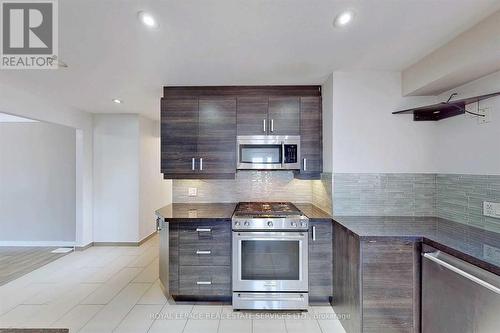 4 Mcmaster Avenue, Hamilton, ON - Indoor Photo Showing Kitchen