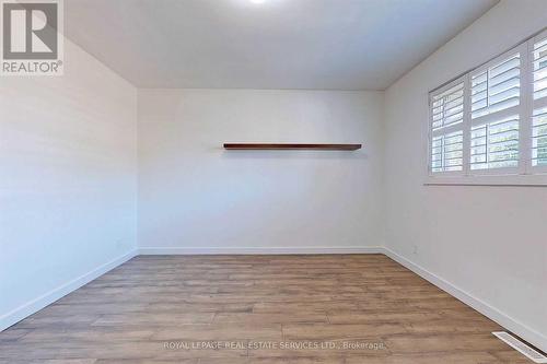 4 Mcmaster Avenue, Hamilton, ON - Indoor Photo Showing Other Room