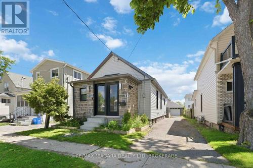 77 SEMLEY AVENUE  Welland (Broadway), ON L3C 1X5