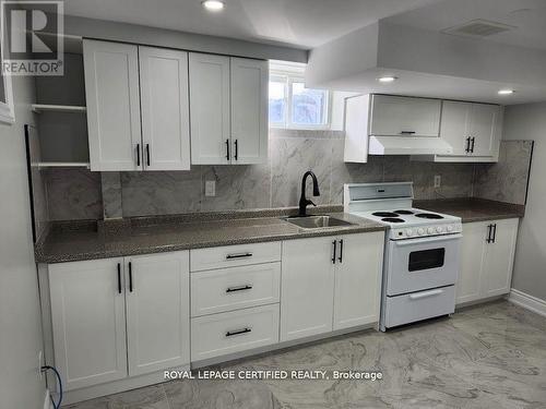 38 Collier Road, Thorold, ON - Indoor Photo Showing Kitchen