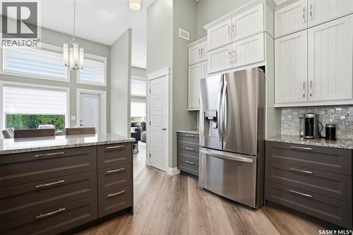 303 Brookmore Crescent, Saskatoon, SK - Indoor Photo Showing Kitchen With Upgraded Kitchen