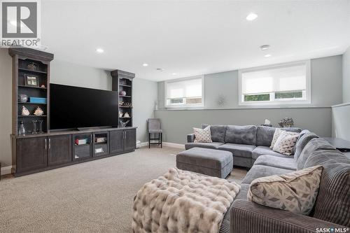 303 Brookmore Crescent, Saskatoon, SK - Indoor Photo Showing Living Room