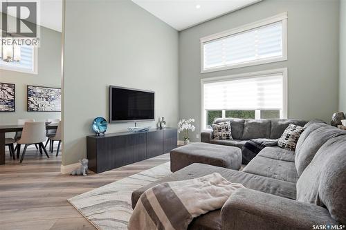 303 Brookmore Crescent, Saskatoon, SK - Indoor Photo Showing Living Room
