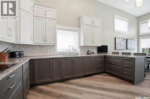 303 Brookmore Crescent, Saskatoon, SK - Indoor Photo Showing Kitchen