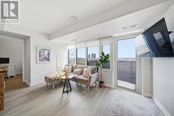 807 - 38 MONTE KWINTER COURT Toronto, ON M3H 0E2