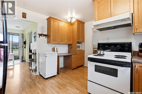2362 Easthill, Saskatoon, SK - Indoor Photo Showing Kitchen