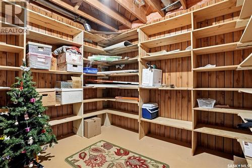 2362 Easthill, Saskatoon, SK - Indoor
