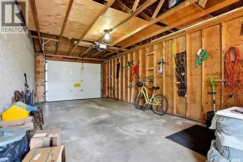 2362 Easthill, Saskatoon, SK - Indoor Photo Showing Garage