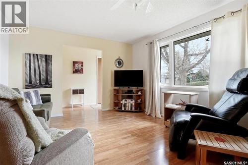 2362 Easthill, Saskatoon, SK - Indoor Photo Showing Living Room