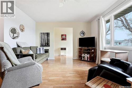 2362 Easthill, Saskatoon, SK - Indoor Photo Showing Living Room