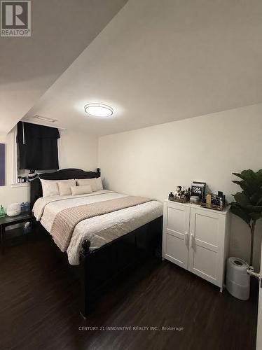 6197 Duford Drive, Mississauga, ON - Indoor Photo Showing Bedroom