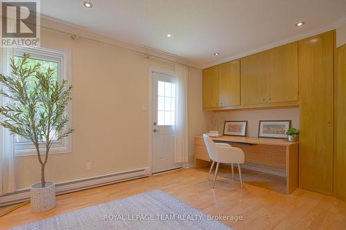 Ground floor family room / Office - 8 Moorside Private, Ottawa, ON - Indoor