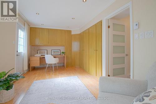 Family room with lots of custom-made storage - 8 Moorside Private, Ottawa, ON - Indoor