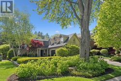 98 ROSEMARY LANE  Hamilton, ON L9G 2K5