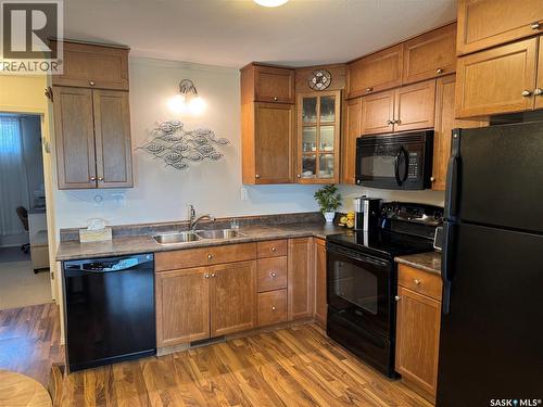 409 1022 Hampton Circle, Saskatoon, SK - Indoor Photo Showing Kitchen With Double Sink