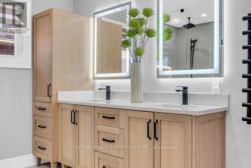 5683 Oldcastle Crescent, Mississauga, ON - Indoor Photo Showing Bathroom