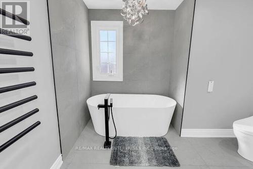 5683 Oldcastle Crescent, Mississauga, ON - Indoor Photo Showing Bathroom