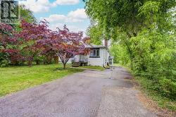 95 ROSEVIEW AVENUE Richmond Hill, ON L4C 1C6