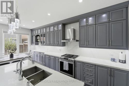 305 Gleave Terrace E, Milton, ON - Indoor Photo Showing Kitchen With Double Sink With Upgraded Kitchen