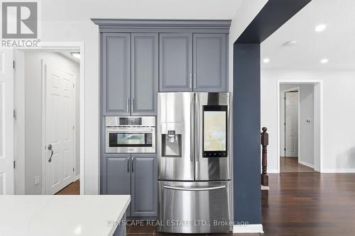 305 Gleave Terrace E, Milton, ON - Indoor Photo Showing Kitchen