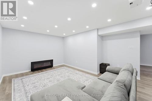 305 Gleave Terrace E, Milton, ON - Indoor