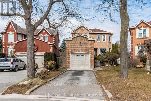33 PANTAGES COURT  Brampton (Northgate), ON L6S 5B7