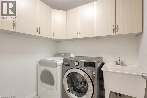 102 Iron Gate Street, Kitchener, ON - Indoor Photo Showing Laundry Room
